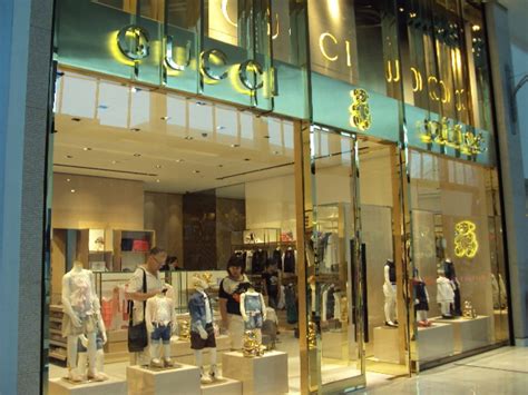 stores that sell Gucci